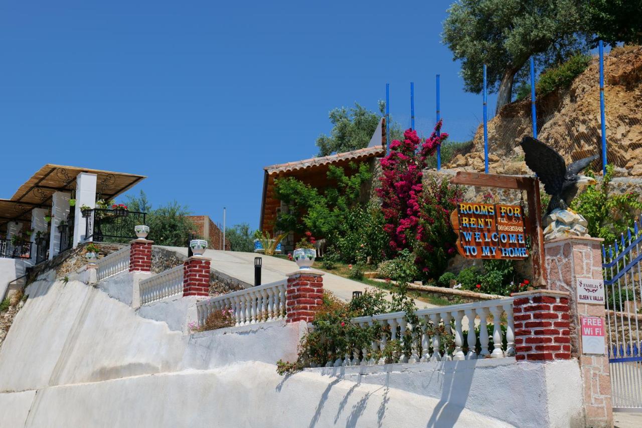Vila Panorama Piqeras Bed & Breakfast Dış mekan fotoğraf