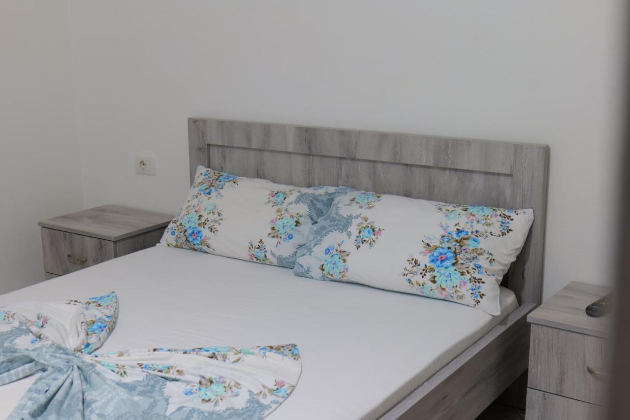 Vila Panorama Piqeras Bed & Breakfast Dış mekan fotoğraf