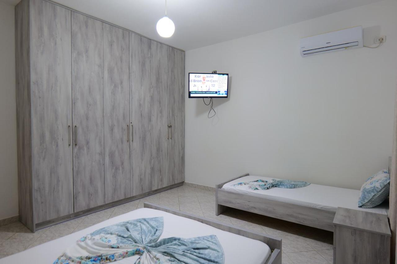 Vila Panorama Piqeras Bed & Breakfast Dış mekan fotoğraf