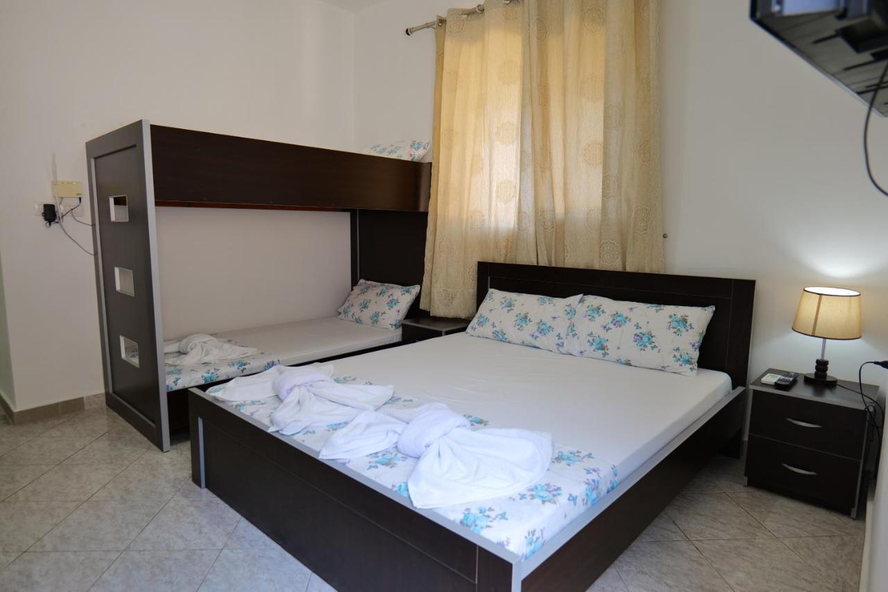 Vila Panorama Piqeras Bed & Breakfast Dış mekan fotoğraf