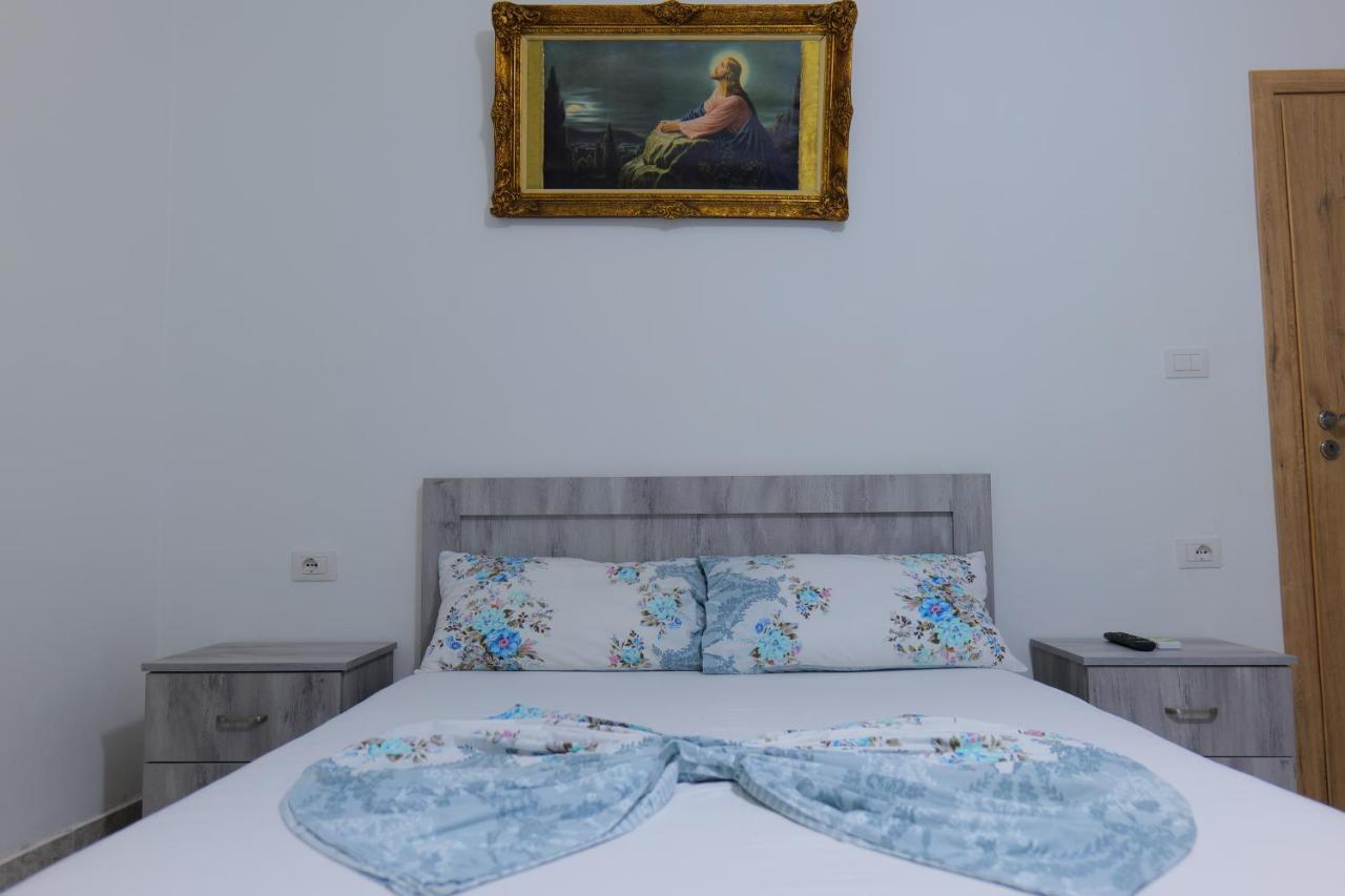 Vila Panorama Piqeras Bed & Breakfast Dış mekan fotoğraf