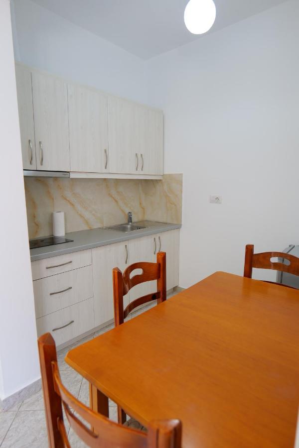 Vila Panorama Piqeras Bed & Breakfast Dış mekan fotoğraf